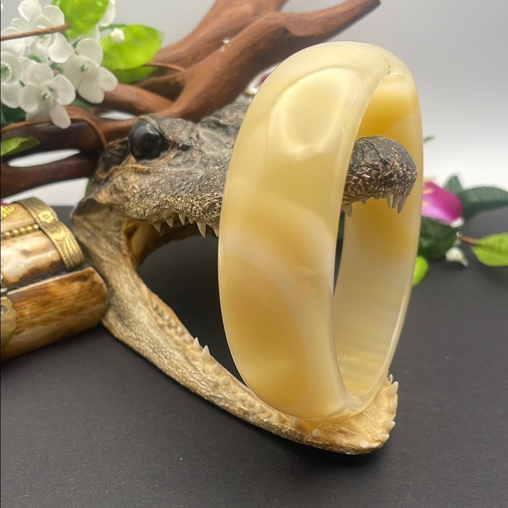 Agate bangle bracelet
